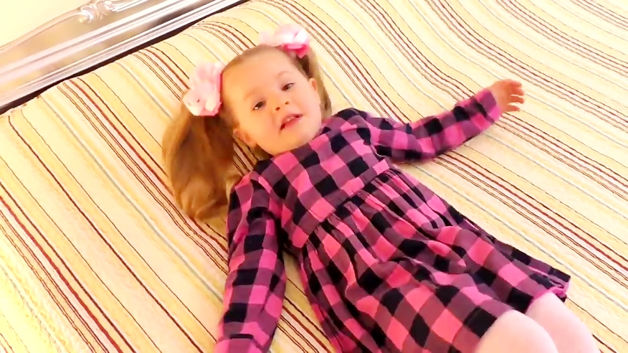 دیانا و اسباب بازی ها - عروسک های نوزاد پرنسس دیانا